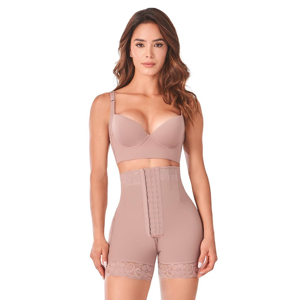 Short Alto Levanta Cola Broches Reloj de Arena Mujer